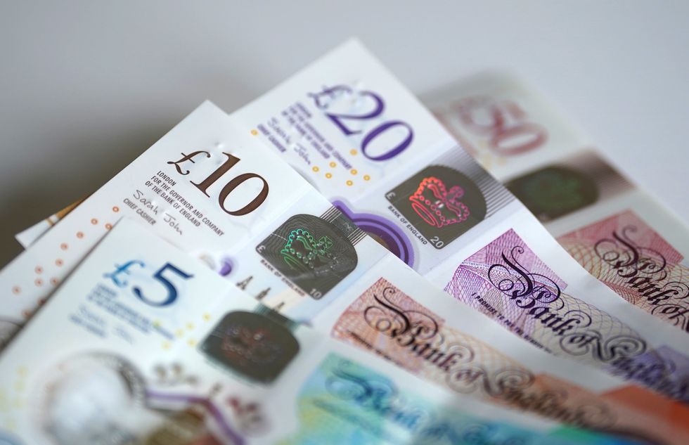 CASH POUNDS