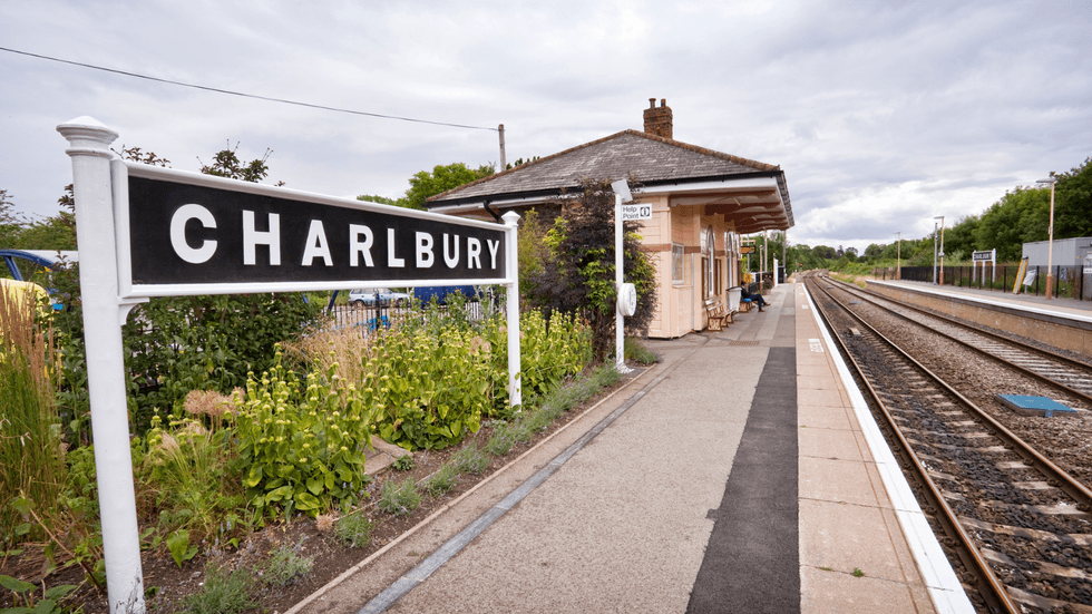 Charlbury Station