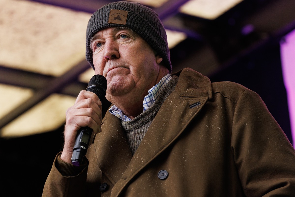 Jeremy Clarkson rages at 'utter horses**t' as he sets record straight on rumours he's quitting UK for move abroad in furious statement