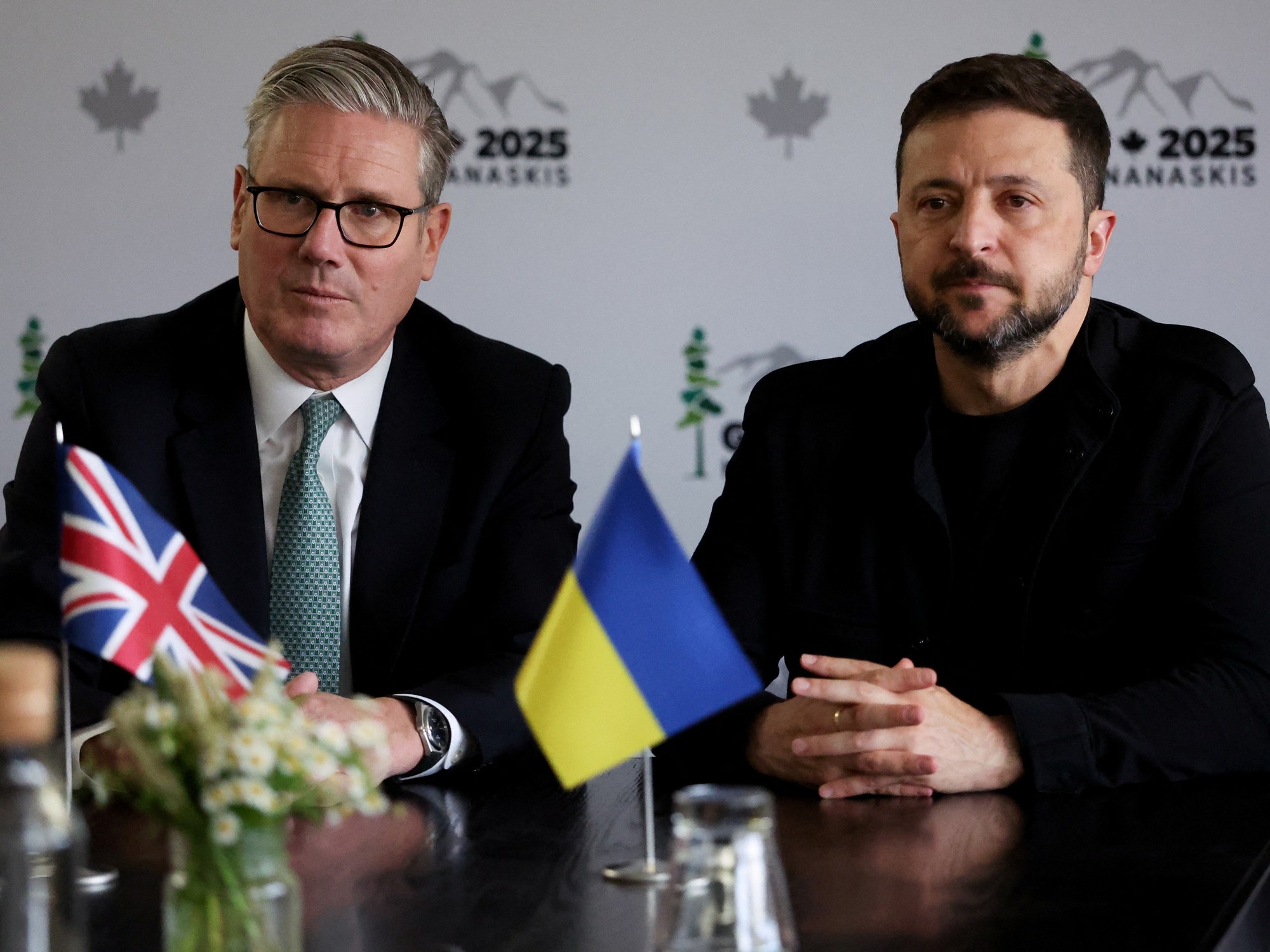 Keir Starmer and Volodymyr Zelensky
