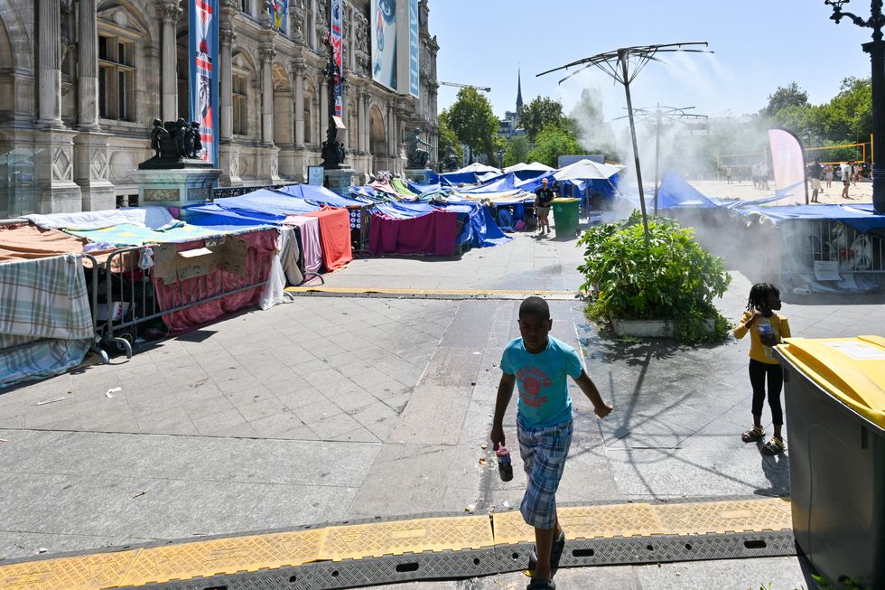 Paris migrant tents