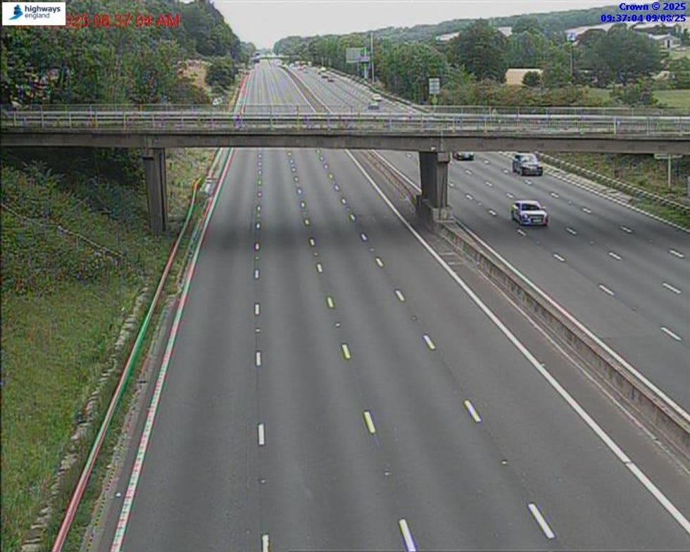 The northbound carriageway of the M6 will remain closed for the time being \u200b