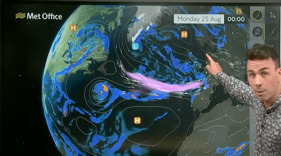 \u200bAidan McGivern describes the arrival of Erin and its interaction with the jet stream